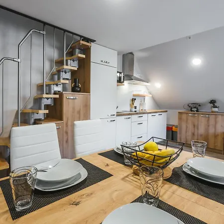 Blue Door Apartment Lesce (Upper Carniola)