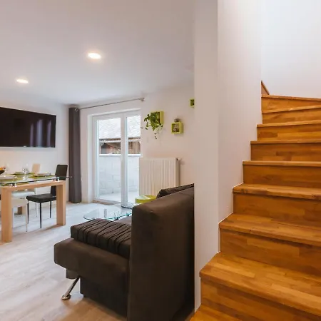 Blue Door Apartment Lesce (Upper Carniola)