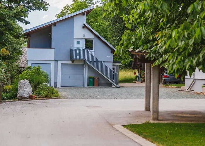 Apartman Blue Door *