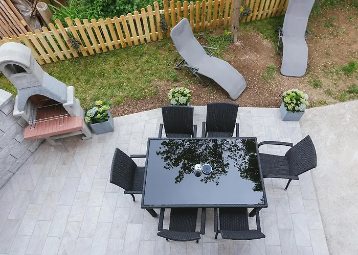 Blue Door Apartman Lesce